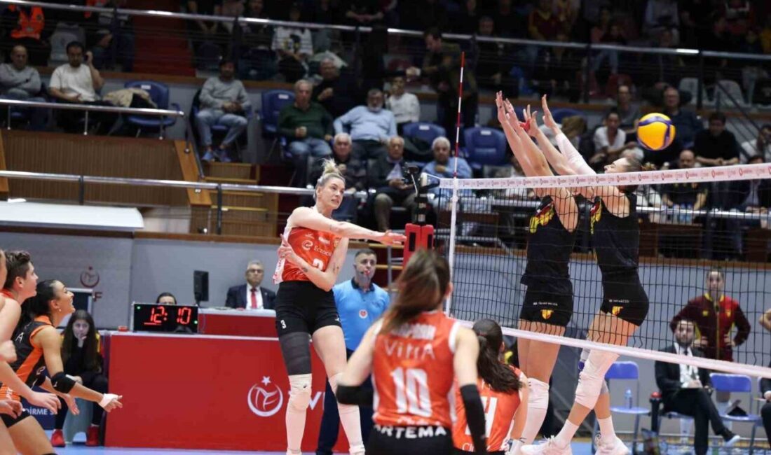 Eczacıbaşı Dynavit, Vodafone Sultanlar Ligi'nin 11. haftasında Göztepe'yi 3-0 yenerek