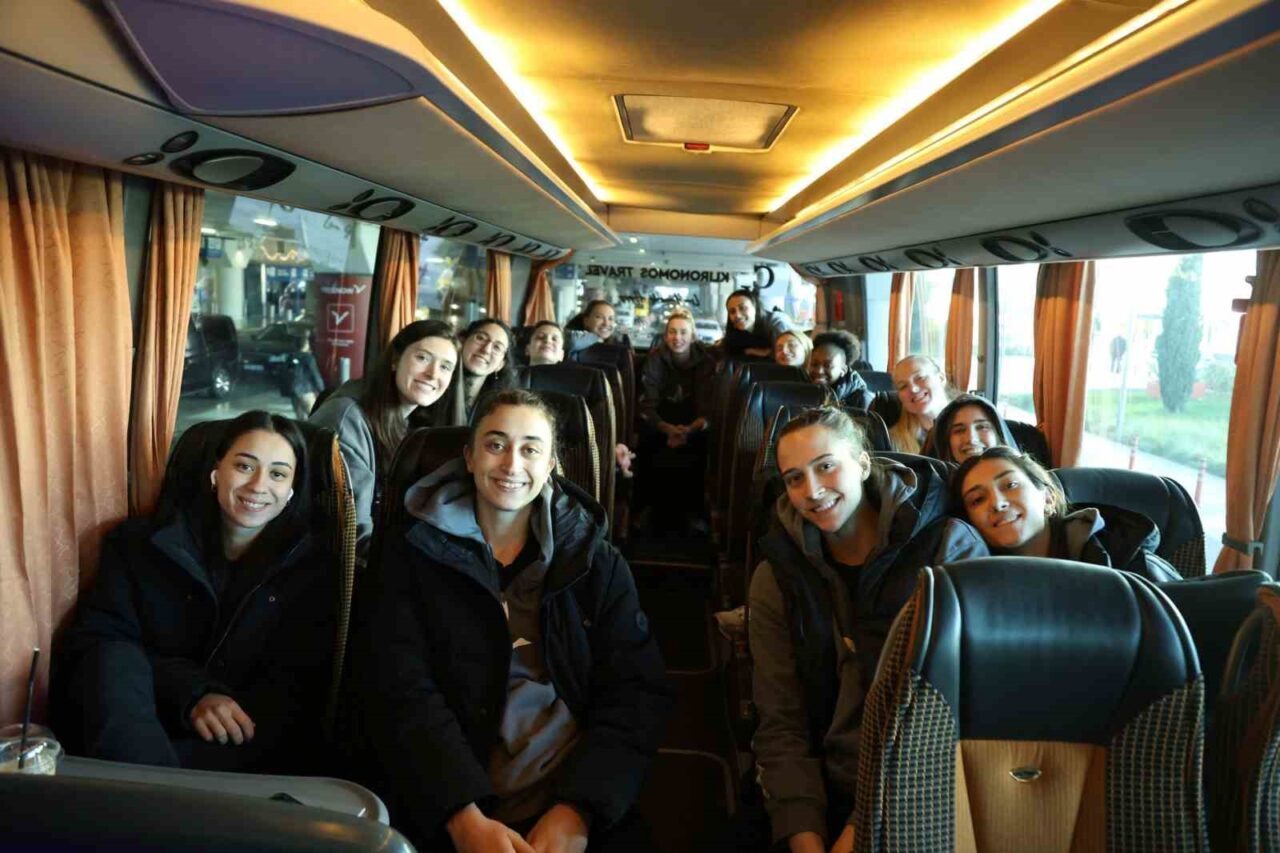 Eczacıbaşı Dynavit, CEV Zeren Group Şampiyonlar Ligi C Grubu'ndaki ikinci