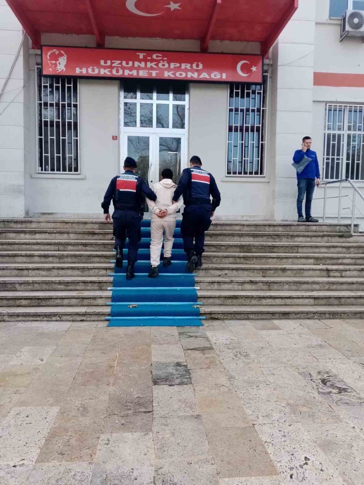 Edirne’de Hapis Cezası Bulunan Afgan Uyruklu Şahıs Jandarma Tarafından Yakalandı