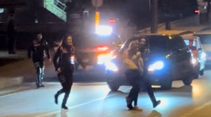 Edirne'nin Şükrüpaşa Mahallesi'nde sinir krizi geçiren B. Ç., çevreye saldırarak