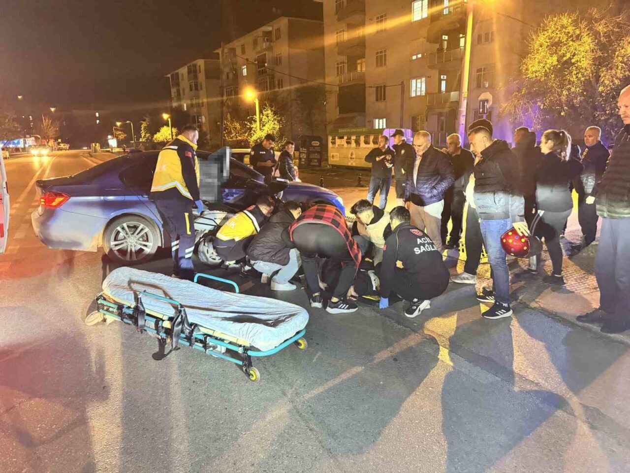 Edirne'nin Kocasinan Mahallesi'nde A.U. yönetimindeki otomobil, C.K. idaresindeki motosikletle çarpıştı.