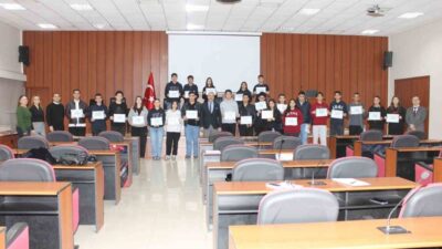 Efeler İlçe Öğrenci Meclisi, öğrencilerin fikirlerini yönetime taşımak üzere yeni