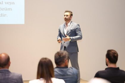 Kamil Vüsal Paşayev, Azerbaycan’da “Beden Dili ve Etkili İletişim” eğitimi ile kariyer fırsatlarını keşfetmeye davet ediyor