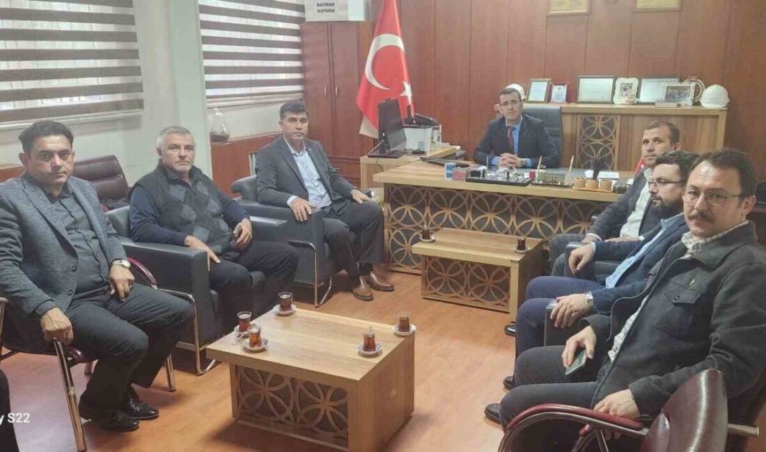 Ahmet Yasav ve ekibi, Sarıgöl İlçe Milli Eğitim Müdürü Cezmi