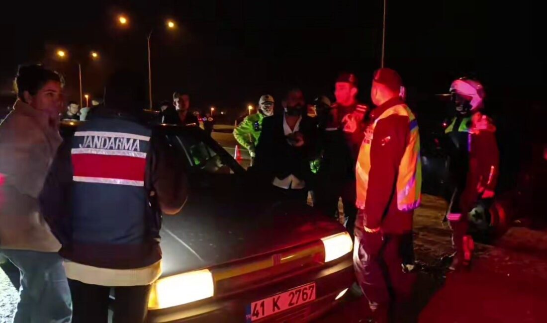 Karasu’da Huzur Denetimlerinde İkisi de Sorun Çıkaran Sürücüler Gözaltına Alındı Sakarya'nın Karasu ilçesinde yapılan huzur ve güven denetimlerinde, iki sürücü