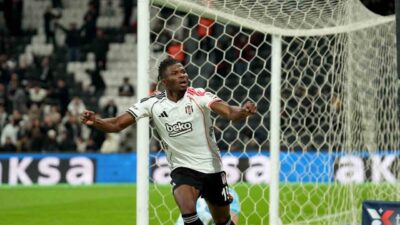 Beşiktaş, Gaziantep FK ile 2-2 berabere kaldı. Siyah-beyazlıların 35. dakikada