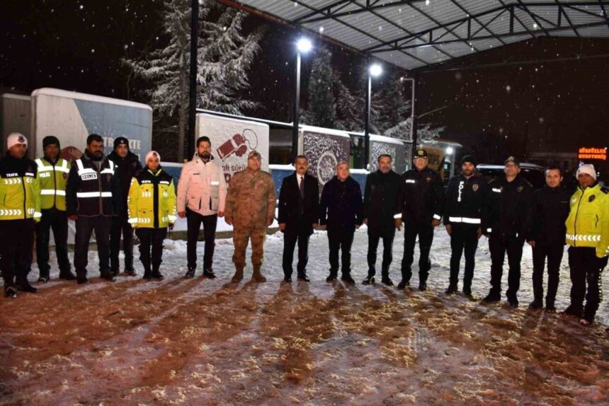 Elazığ protokolü, yeni yıla huzur içinde girilmesi için güvenlik güçleriyle bir araya geldi.