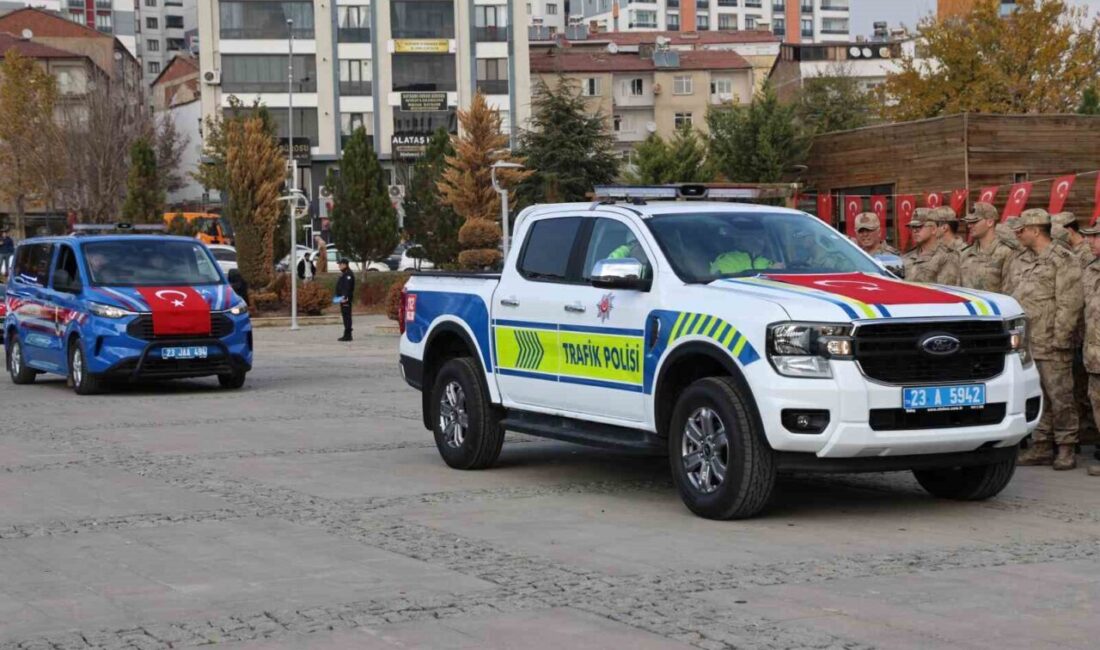 Elazığ Valilik Meydanı'nda düzenlenen törende, emniyet ve jandarma teşkilatına tahsis