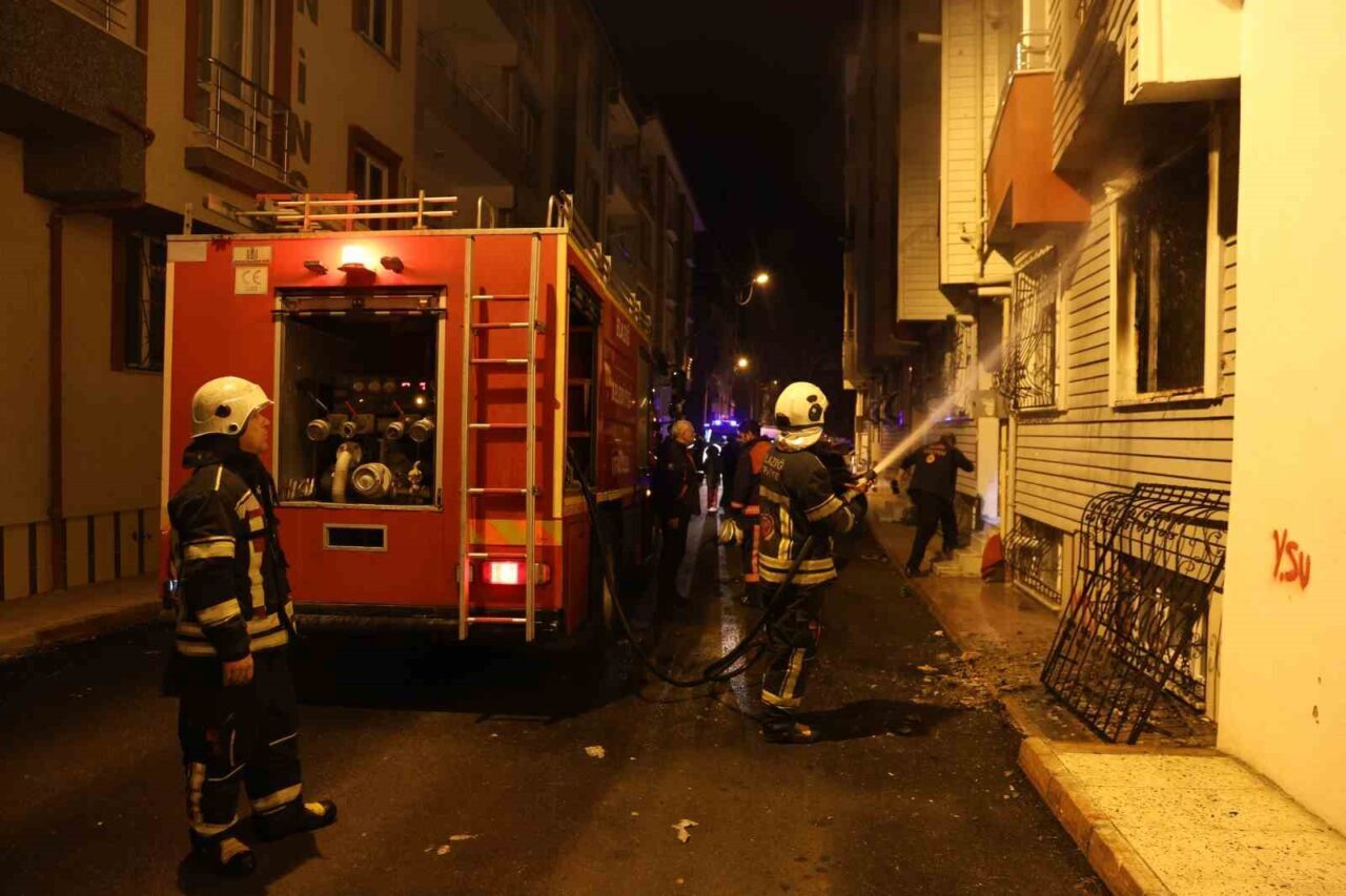 Elazığ’ın Olgunlar Mahallesi'ndeki 5 katlı bir binanın 1'inci katında çıkan