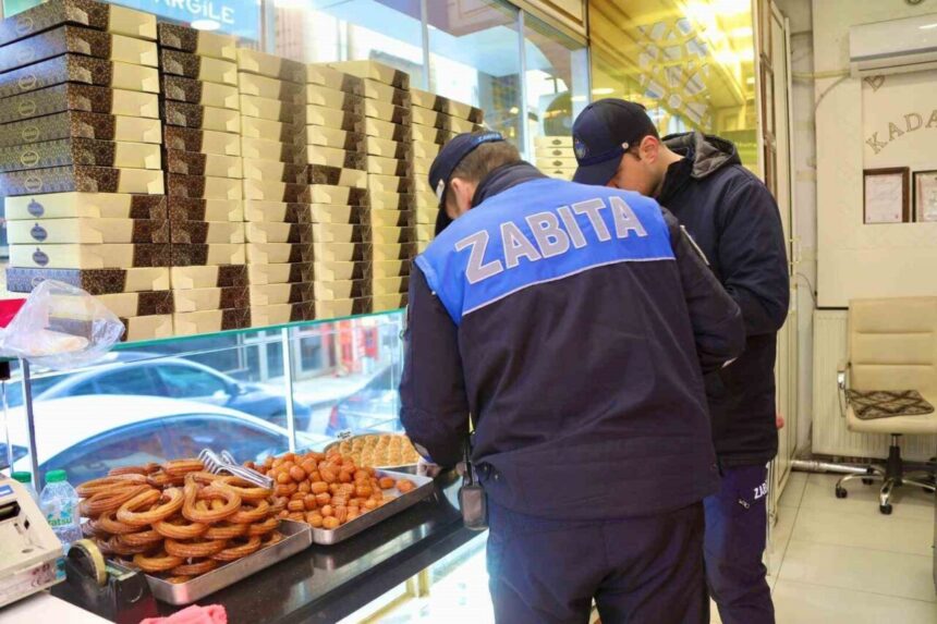 Elazığ Belediyesi Zabıta Müdürlüğü, yeni yıl öncesi denetimlerini yoğunlaştırdı.