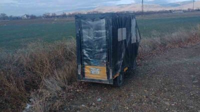 Isparta'nın Şarkikaraağaç ilçesinde, Ayşegül G.'nin kullandığı elektrikli motosiklet devrildi. Kazada