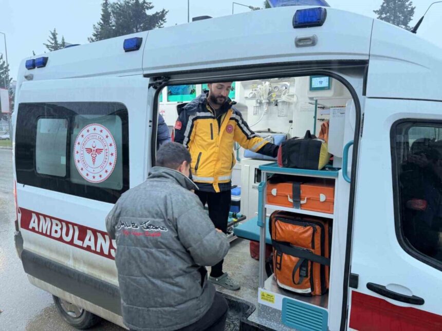 Adıyaman’da spiral makinesiyle elini kesen kişi hastaneye sevk edildi.