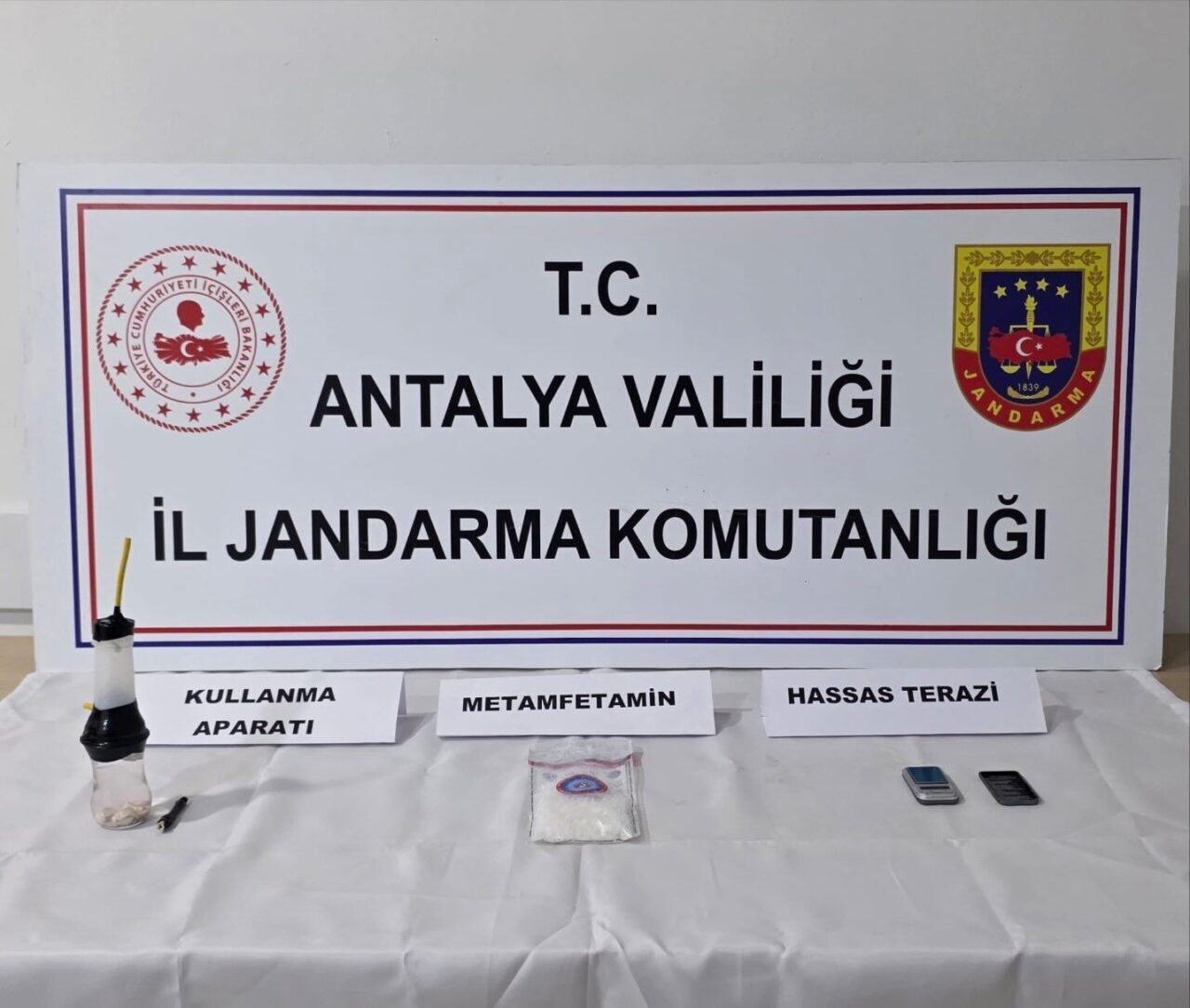 Antalya Elmalı’da Jandarma, Uyuşturucu Operasyonunda 114 Gram Metamfetamin Ele Geçirdi