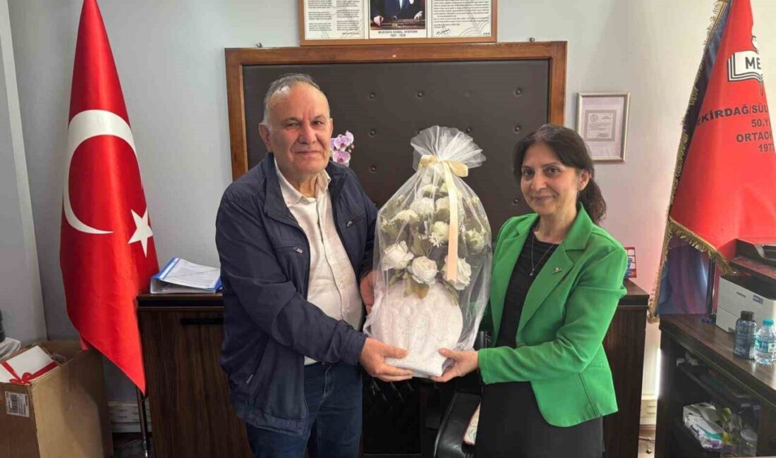 Tekirdağ'ın Süleymanpaşa ilçesindeki 50. Yıl Ortaokulu'nda 38 yıl görev yapan