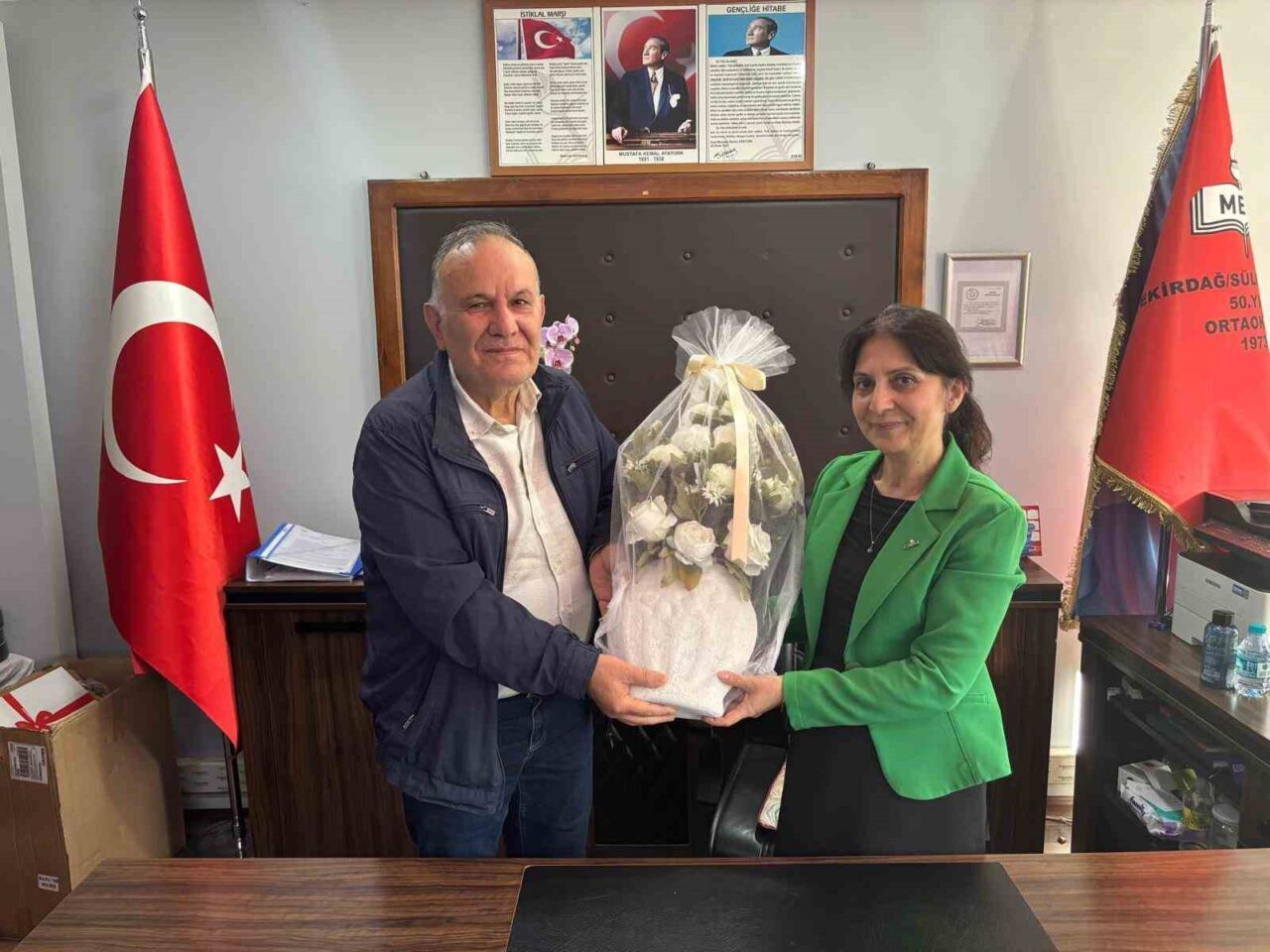 Öğrencilerinden Duygusal Veda: Cafer Akar, Emekliye Ayrıldı