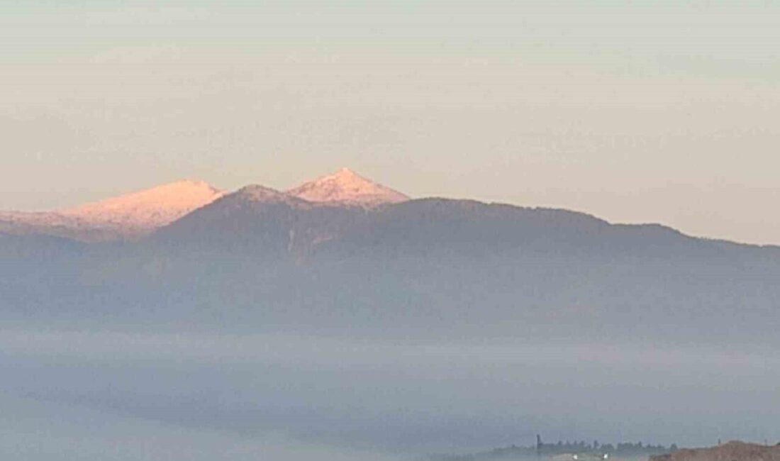Kütahya'nın Emet ilçesindeki Eğrigöz Dağı, ilk kar yağışıyla birlikte kartpostallık