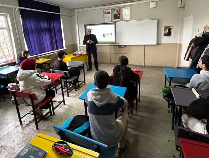 Emet’te Öğrencilere Sıfır Atık Eğitimi Verildi