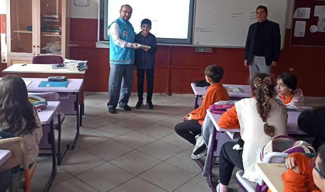 Türkiye Diyanet Vakfı’nın düzenlediği "Hediyem Kur’an Olsun" projesi çerçevesinde, Emet