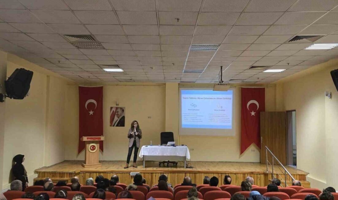Emirdağ İlçe Millî Eğitim Müdürlüğü'nün düzenlediği ‘Akran Zorbalığı Eğitimi’ semineri,