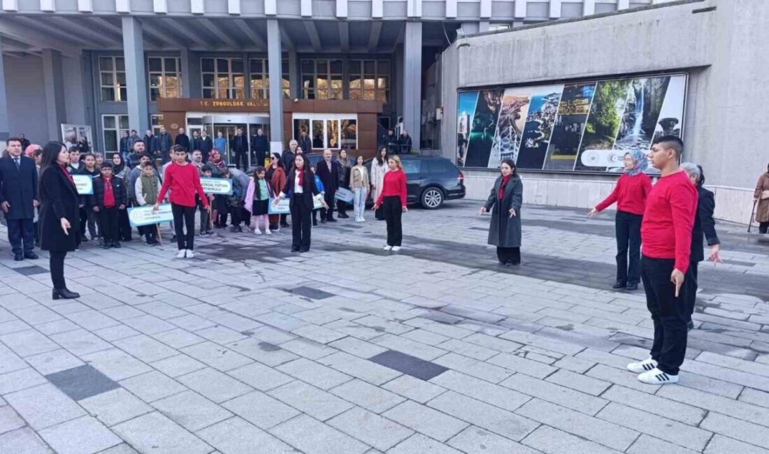 Zonguldak’ta 3 Aralık Dünya Engelliler Günü Törenle Anıldı Zonguldak’ta 3 Aralık Dünya Engelliler Günü, Valilik önünde düzenlenen törenle