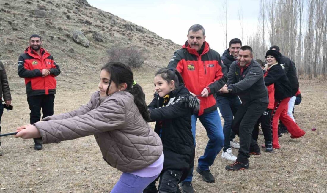 Erzurum’da Engelli Gençler için Doğada Unutulmaz Bir Gün Düzenlendi Erzurum'da Vali Mustafa Çiftçi'nin öncülüğünde düzenlenen "Engelleri Doğa ile Aşıyoruz"