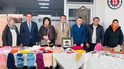 Bilecik’te düzenlenen "Çini Sanatı ile Hayallerimizi Betimliyoruz" etkinliği, engelli bireylerin