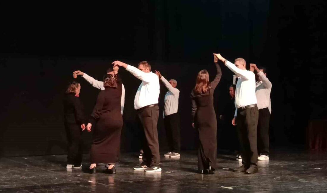 Bartın’da 3 Aralık Engelliler Günü etkinliğinde özel bireyler, aileleriyle birlikte