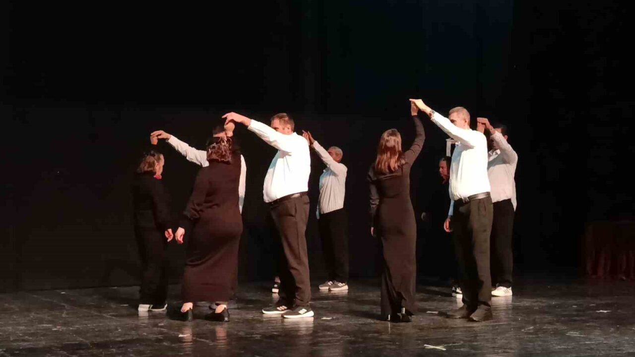 Bartın’da 3 Aralık Engelliler Günü Etkinliğinde Özel Bireylerden Duygusal Gösteri ve Türkü Dinletisi