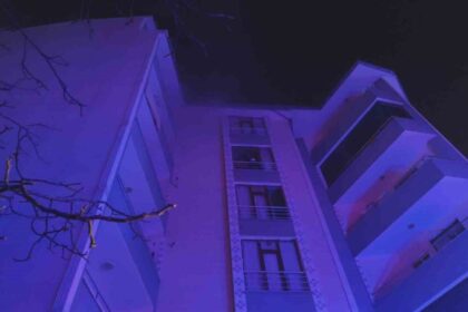 Erciş’te Bir Apartmanda Yangın: 15 Kişi Hastaneye Kaldırıldı