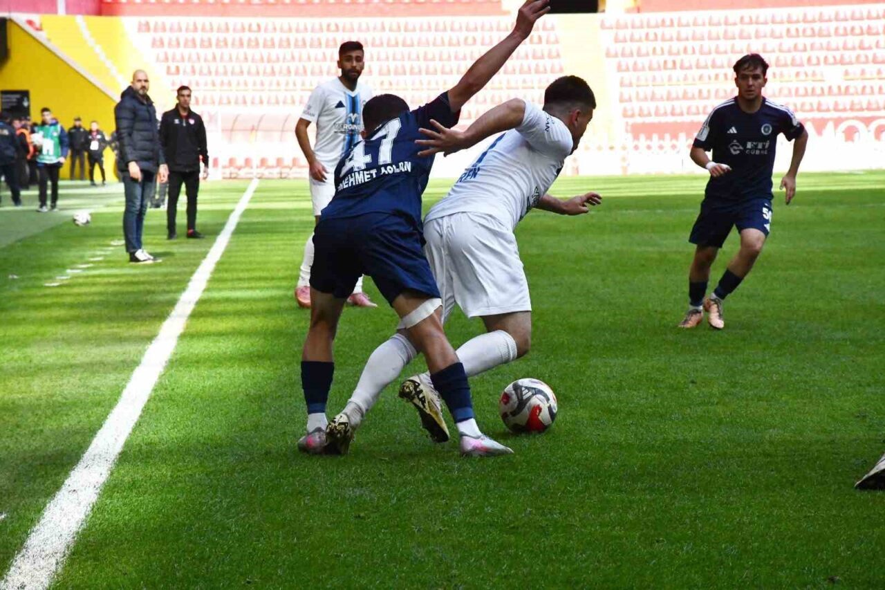 TFF 3. Lig 2. Grup'ta oynanan mücadelede Erciyes 38 FK,