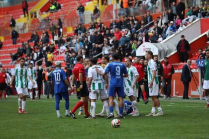 Erciyes 38 Futbol Kulübü, İlk Yarıda Sarı Kart Rekoru Kırdı: 47 Sarı, 1 Kırmızı Kart!