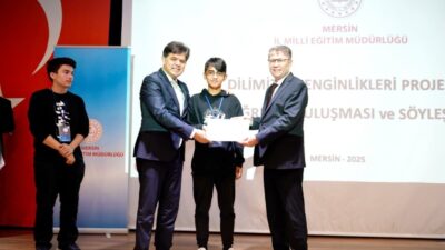 Erdemli'de düzenlenen etkinlikte Türk Dil Kurumu Başkanı Prof. Dr. Osman