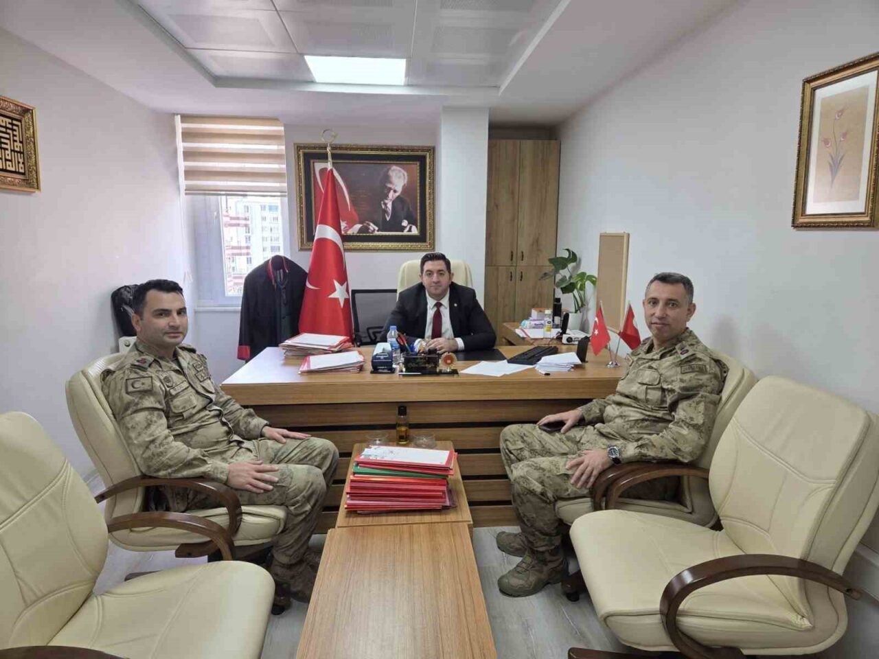 Diyarbakır'ın Ergani İlçe Sulh Ceza Hakimi Ertan Tosunoğlu, tabur komutanı