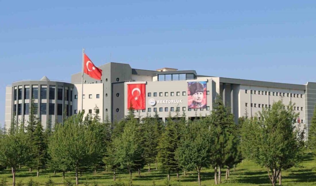 UI GreenMetric Sıralamasında Erciyes Üniversitesi, Çevre Bilincine Yapılan Katkılarla Öne Çıkıyor UI GreenMetric Dünya Üniversiteleri Sıralaması 2025 sonuçlarında Erciyes Üniversitesi, Türkiye'de