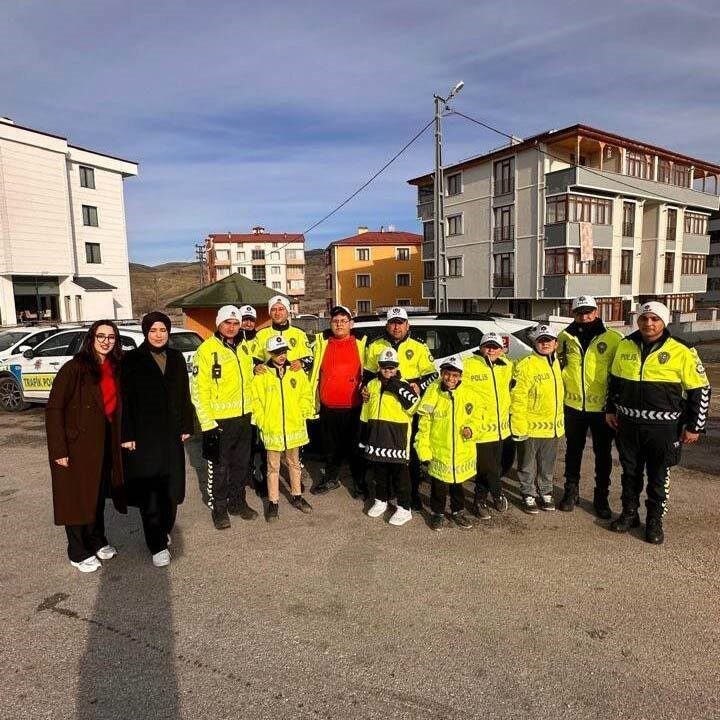 Erzincan İl Emniyet Müdürlüğü, 3 Aralık Dünya Engelliler Günü'nde Refahiye