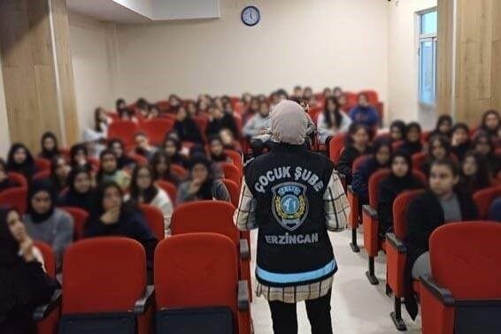 Erzincan'da, Çocuk Şube Müdürlüğü tarafından Güzel Sanatlar Lisesi ve TOBB