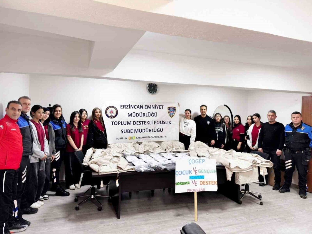 Erzincan Emniyet Müdürlüğü, "Hep Birlikte Aileyiz" projesi kapsamında Atatürk Mesleki