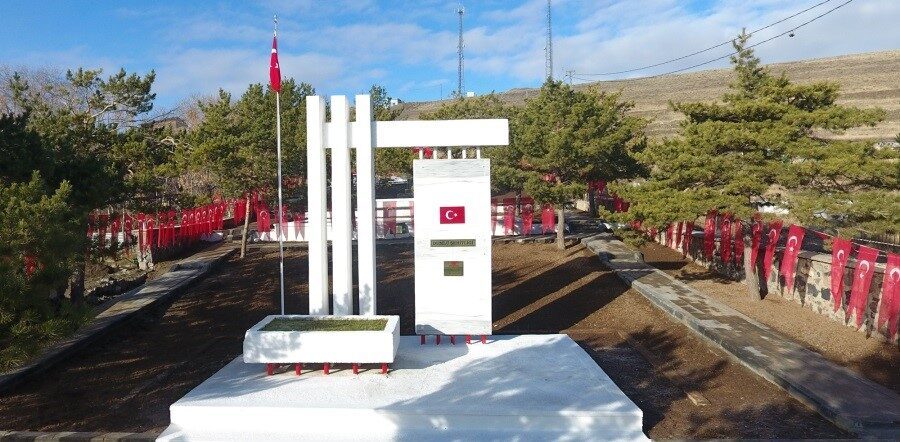 Erzurum’da 59 Yıl Önce Yaşanan Askerî Facia Unutulmuyor: 65 Şehidin Acı Hatırası Yeniden Anıldı