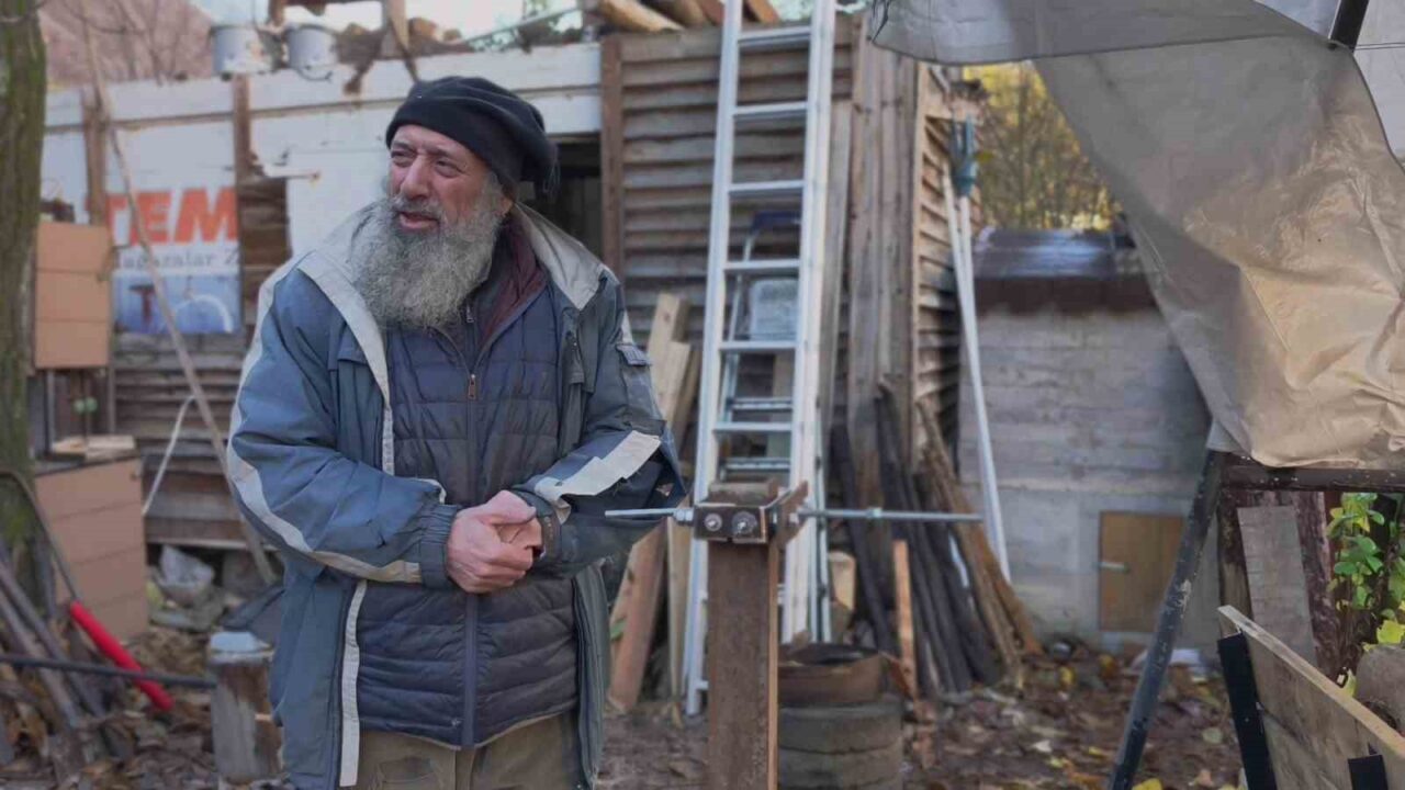 Tortum’da Abdulkadir Şimşek’ten Geri Dönüşüm ile Sanatın Buluşması: Doğadan Eserler Yaratıyor