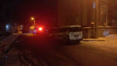 Palandöken’de Silahlı Saldırı: 28 Yaşındaki B.Y. Hayatını Kaybetti Erzurum'un Palandöken ilçesinde 28 yaşındaki B. Y., akşam saatlerinde silahlı