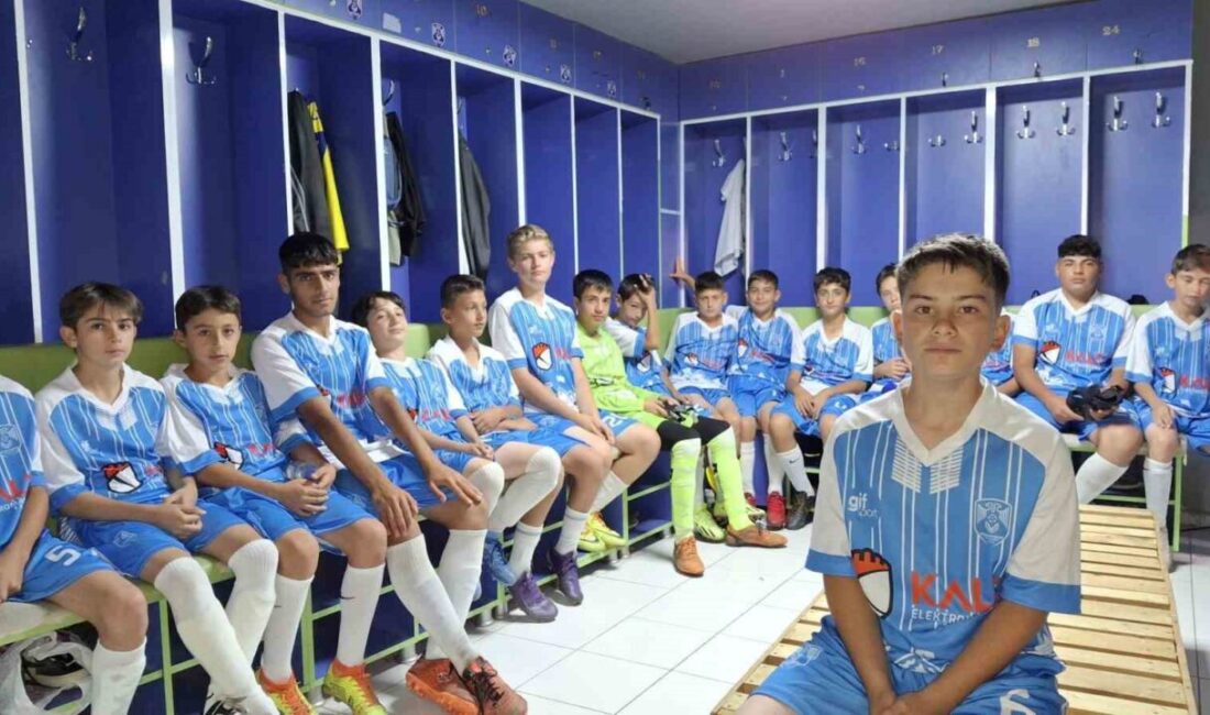Erzurum şehir Spor Kulübü U-16 Takımı Play-Off’lara Kalarak Büyük Bir Başarı Elde Etti Erzurumşehir Spor Kulübü U-16 takımı, Play Off’lara kalarak dikkat çekici