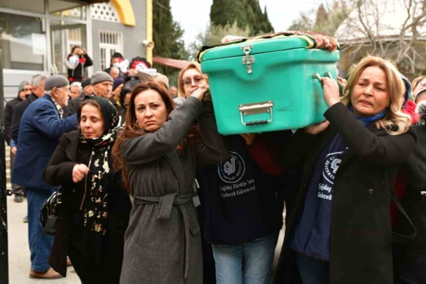 Alaşehir’de Boşanma Aşamasındaki Eşi Tarafından Vurulan Kadriye Köken Son Yolculuğuna Uğurlandı