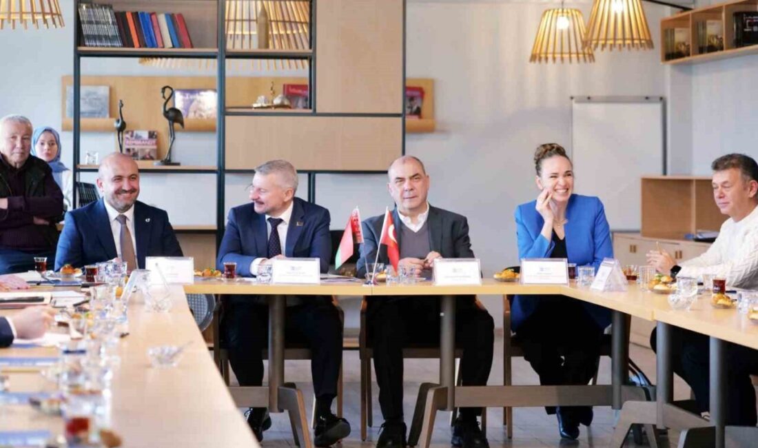 Belarus Büyükelçisi Anatoly Glaz, ticaret heyetiyle Eskişehir Sanayi Odası'nda iş