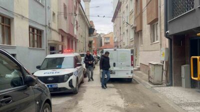 Eskişehir’de H.Ç. (43), Mamure Mahallesi’ndeki evinde hareketsiz halde bulundu. Uzun