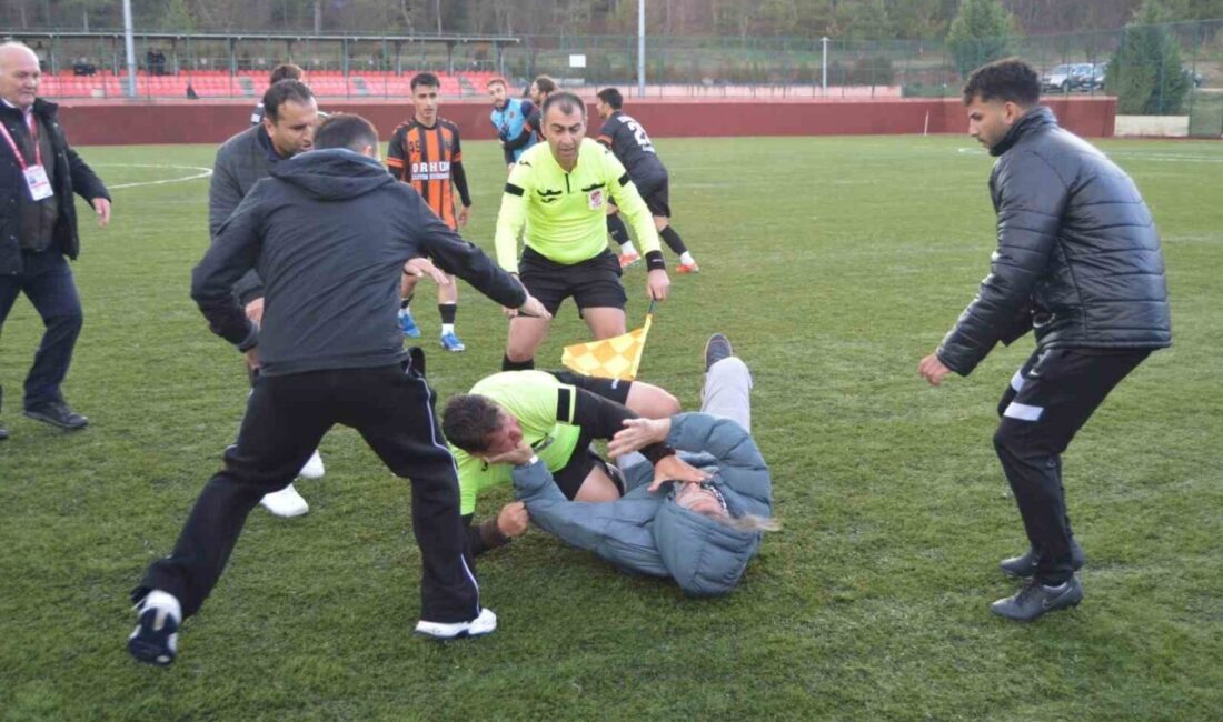 Eskişehir'de 30 Kasım 2025 tarihinde Birlikspor ile Eskişehir Kolej arasında