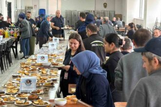 Düzce’de Çorap Fabrikası Çalışanlarından Rüzgar Bebeğe Destek İçin Örnek Kampanya Başlatıldı