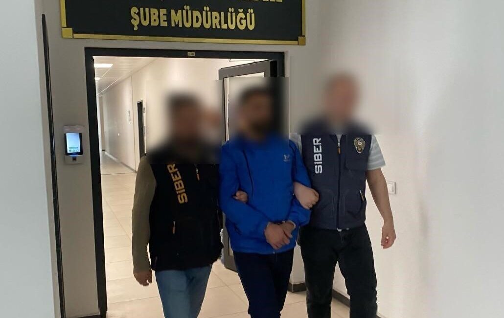 Kocaeli'nin Dilovası ilçesindeki parfüm fabrikası yangınında hayatını kaybedenler için sosyal