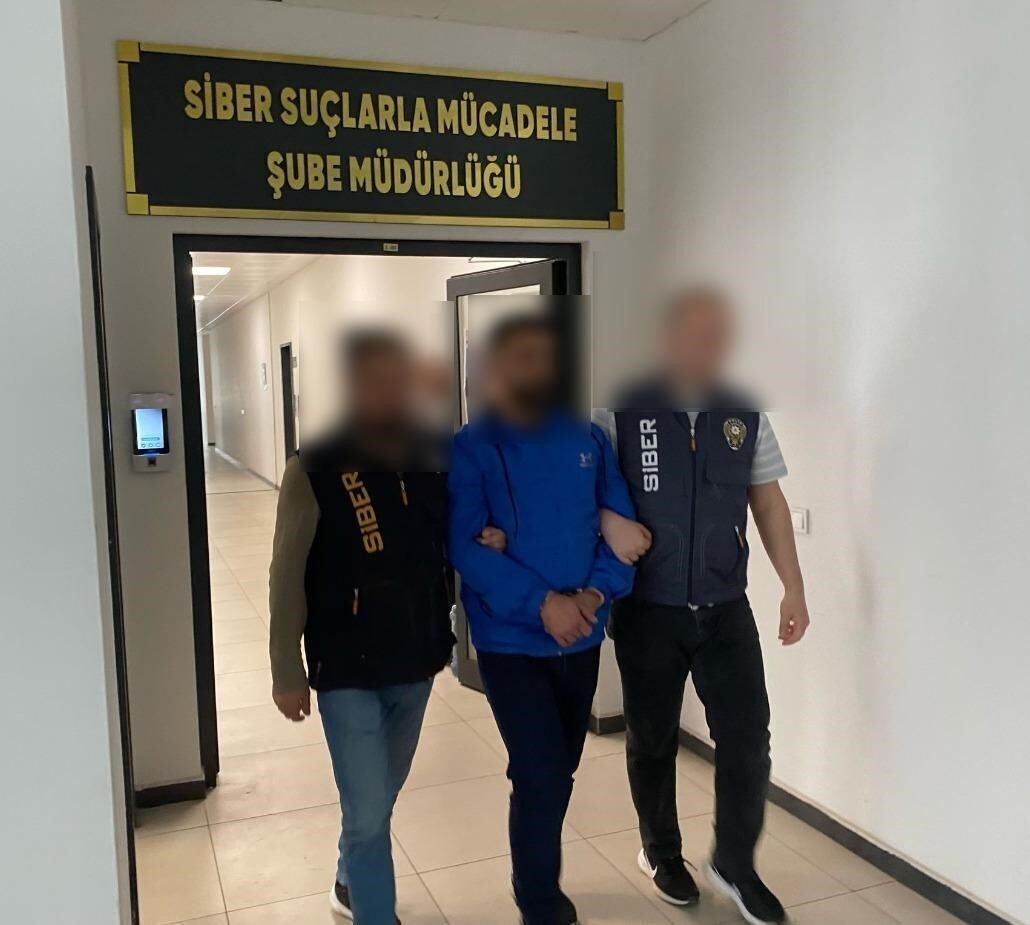 Kocaeli'nin Dilovası ilçesindeki parfüm fabrikası yangınında hayatını kaybedenler için sosyal