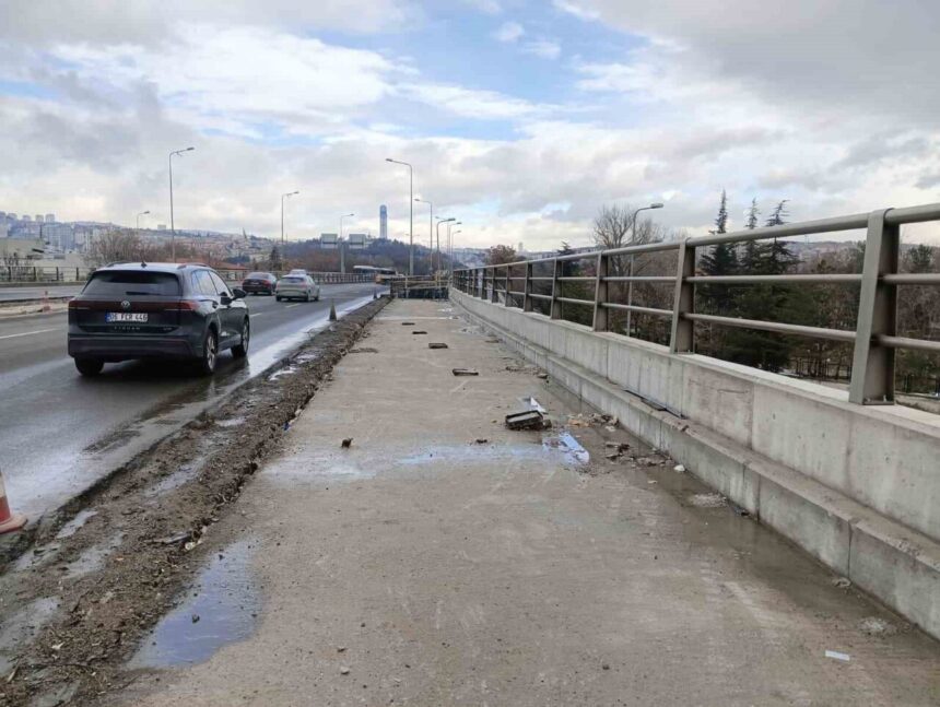 Fatih Köprüsü’ndeki yol inşaatı açık kalan kısımlar nedeniyle araçlar için tehlike arz ediyor.