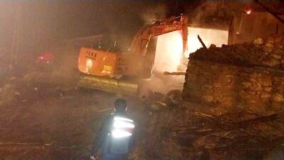 Adana'nın Feke ilçesinde dün gece Kadir Akyol'a ait bir evde